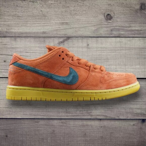 Nike SB Dunk Low Shoes - Burnt Sunrise/Vintage Green (BRAND NEW) - Picture 2 of 4